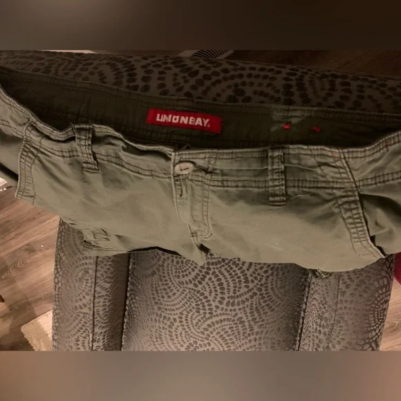 Union Bay Mens Cargo Shorts, Size 40 W, Great Condition - Picture 6 of 12